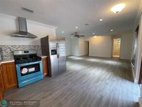 641 SW 8th Ave in Fort Lauderdale, FL - Foto de edificio - Building Photo