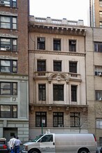 30 W 72nd St in New York, NY - Foto de edificio - Building Photo