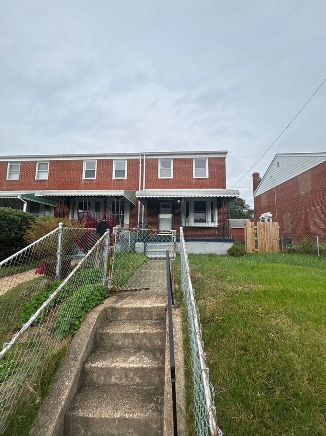 property at 1040 Middlesex Rd