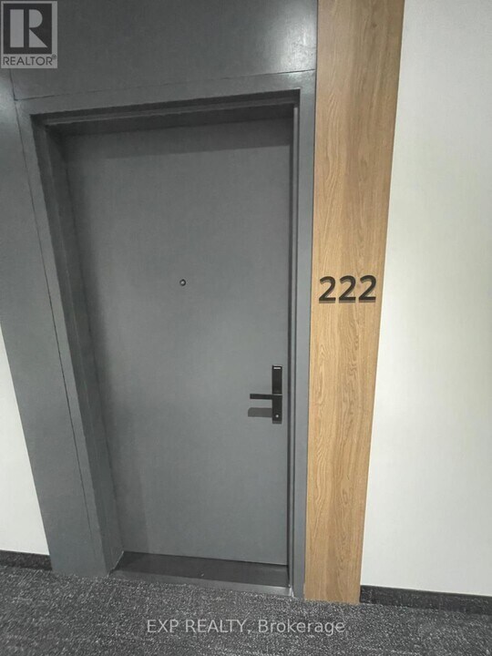 1600 James Naismith Dr in Ottawa, ON - Building Photo
