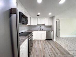 592 American Legion Hwy in Boston, MA - Building Photo - Building Photo