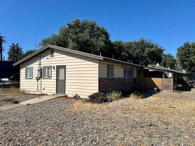 407 S Walnut St in Ellensburg, WA - Building Photo - Building Photo