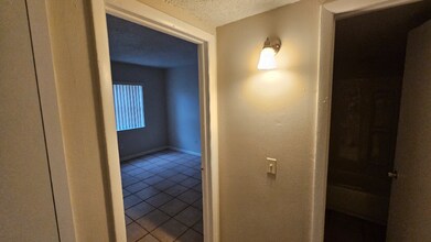 1035 W 77th St in Hialeah, FL - Building Photo - Building Photo
