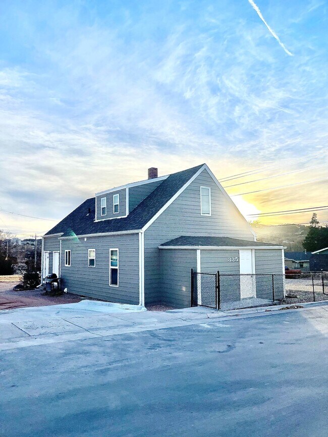 335 Saint Paul St Apartments and Nearby Rapid City Apartments For Rent