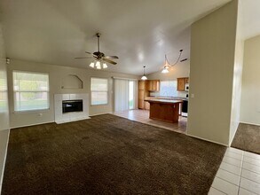 12012 Jenlee Ave in Bakersfield, CA - Building Photo - Building Photo