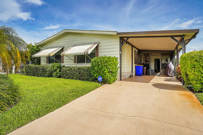 6978 SE Delegate St in Hobe Sound, FL - Building Photo - Building Photo