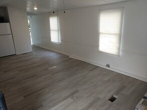 7960 Reynolda Rd in Tobaccoville, NC - Building Photo - Building Photo
