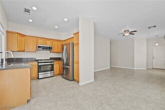 8551 Stone Mill Way in Las Vegas, NV - Foto de edificio - Building Photo