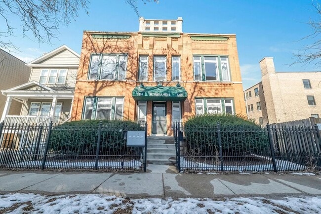 property at 3208 W Wabansia Ave