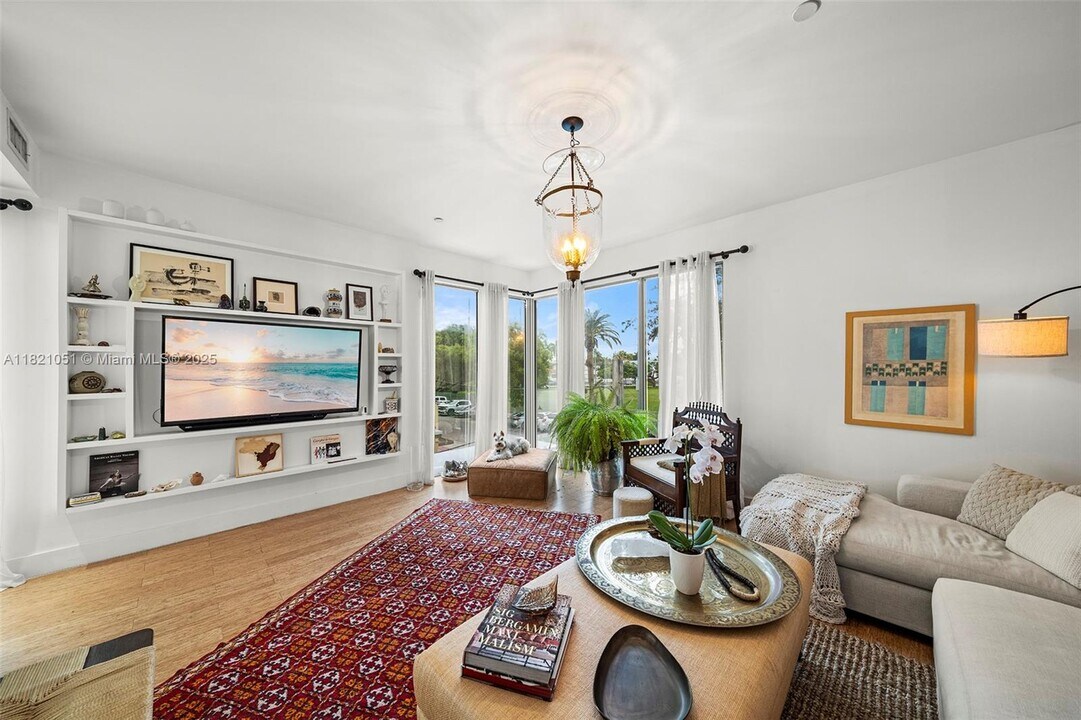 163 N Shore Dr in Miami Beach, FL - Building Photo