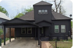 1118 Wyoming St in San Antonio, TX - Building Photo