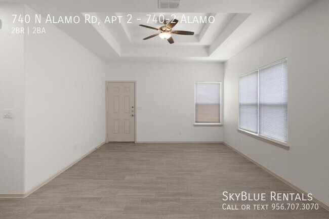 740 N Alamo Rd in Alamo, TX - Foto de edificio - Building Photo