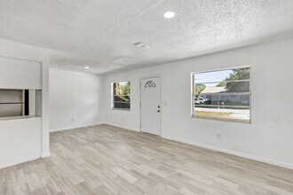 2510 India Palm Dr in Edgewater, FL - Building Photo - Building Photo