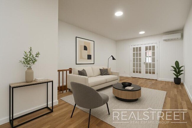 Massive 4BD/4BA Duplex with Office & Priva in Brooklyn, NY - Building Photo - Building Photo