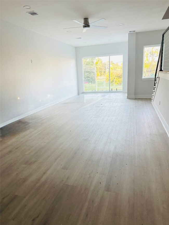 property at 618 E 35th St