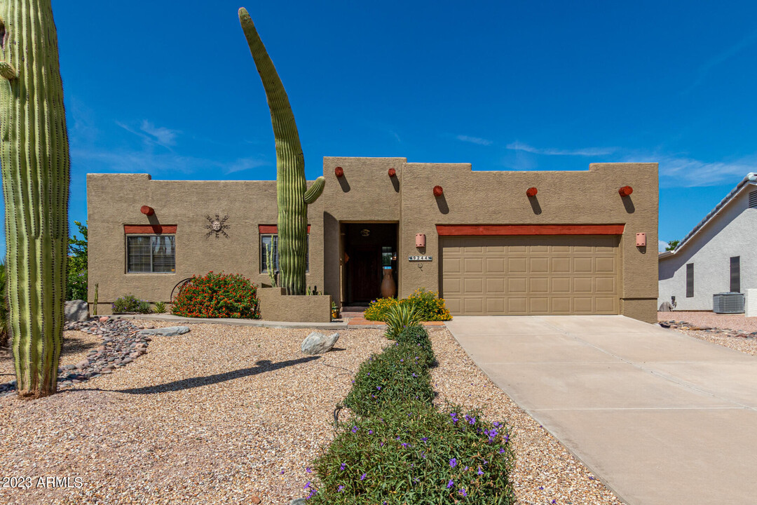 9244 E Mogollon Trail in Gold Canyon, AZ - Building Photo