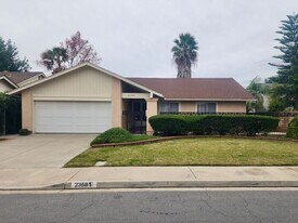 23581 Via Calzada in Mission Viejo, CA - Building Photo