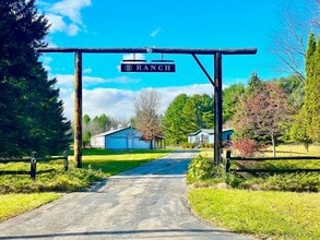 N3185 Seward Heights Rd in Peshtigo, WI - Building Photo - Building Photo