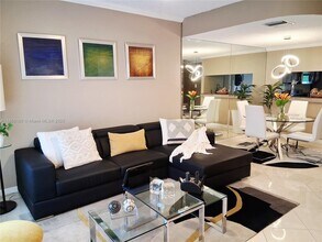 7827 Sanibel Dr in Tamarac, FL - Building Photo - Building Photo