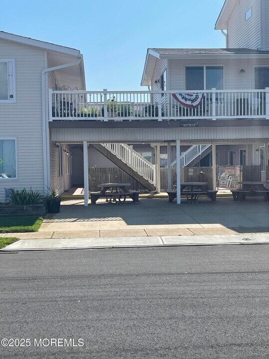 14 Bay Blvd in Seaside Heights, NJ - Foto de edificio