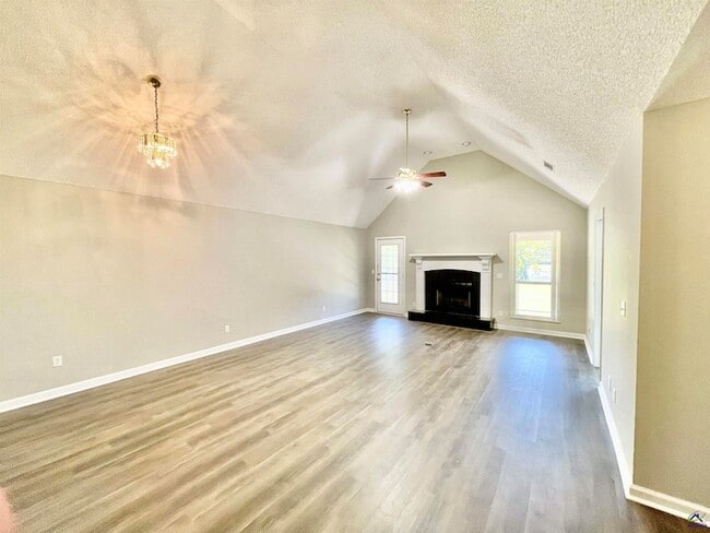 213 Bayside Dr in Warner Robins, GA - Building Photo - Building Photo