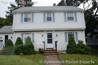 232 Main St, Unit 1 in Medford, MA - Foto de edificio - Building Photo