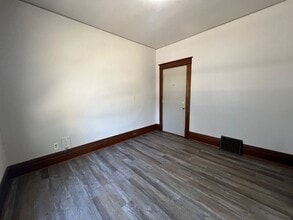 818 W Center St in Rochester, MN - Building Photo - Building Photo