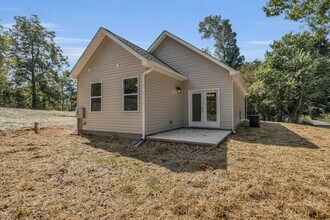806 Hogan Rd in Rossville, GA - Building Photo - Building Photo