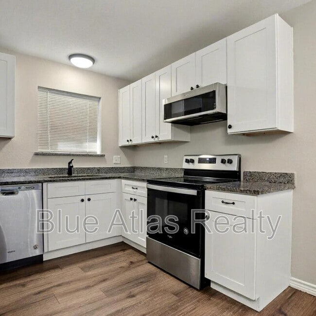 225 Bryan St in Denton, TX - Building Photo - Building Photo