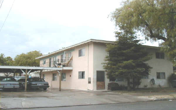 127 W 9th St in Gilroy, CA - Foto de edificio - Building Photo