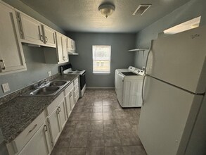 205 N Rusk St in Groesbeck, TX - Building Photo - Building Photo