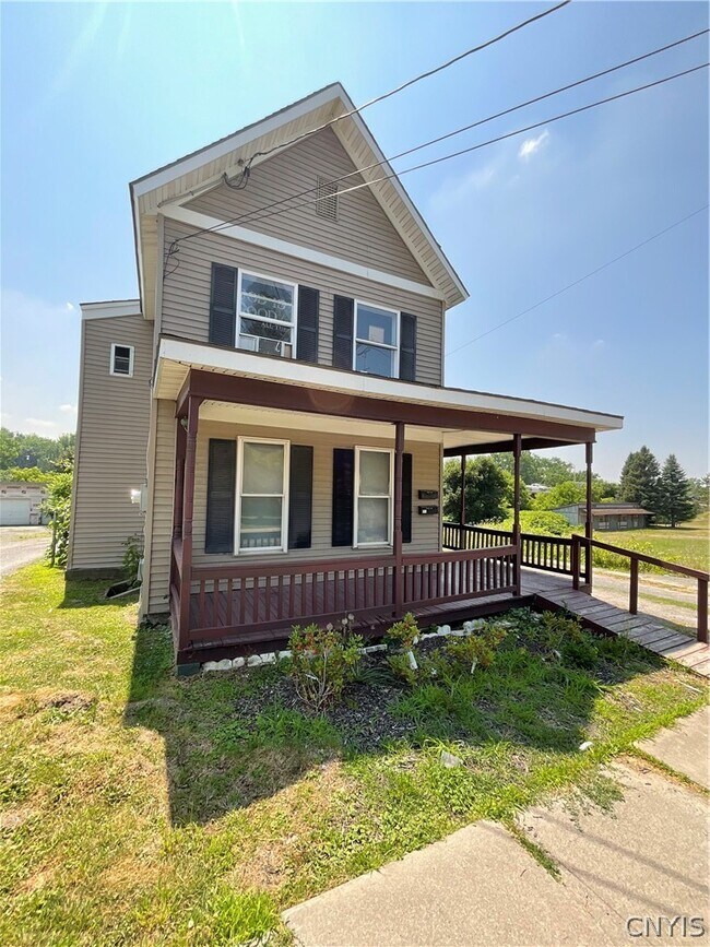 377 W Main St in Watertown, NY - Building Photo - Building Photo