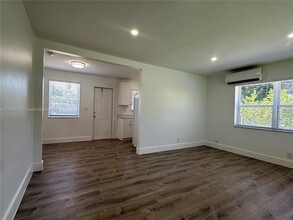 2321 Madison St in Hollywood, FL - Building Photo - Building Photo