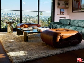 2309 Hollyridge Dr in Los Angeles, CA - Building Photo