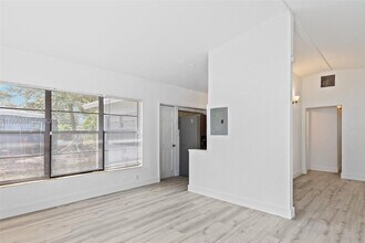 1557 NW 15th Ave in Fort Lauderdale, FL - Building Photo - Building Photo