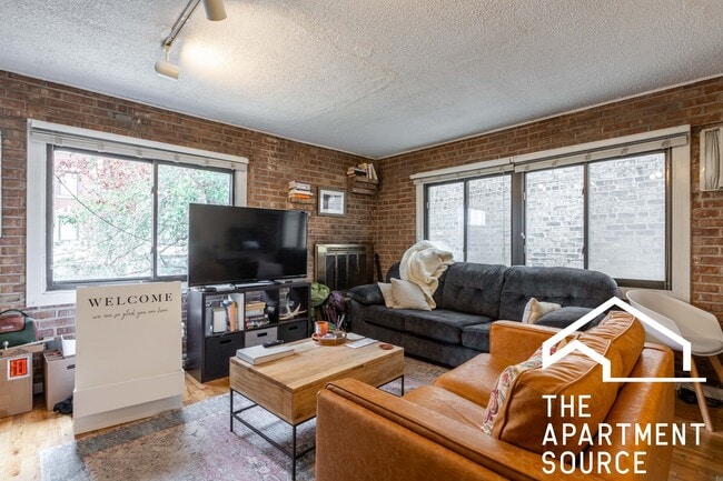 property at 715 W Diversey Pky