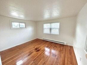 83 Thomas St in Chicopee, MA - Building Photo - Building Photo
