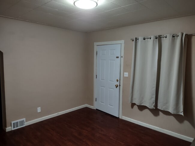 1418 Forrest St, Unit 1418 in Sidney, NE - Building Photo - Building Photo