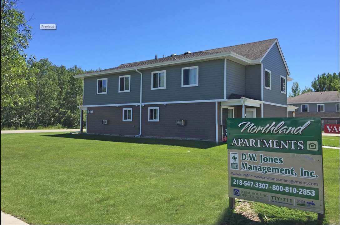 Northland Apartments in Warroad, MN - Building Photo