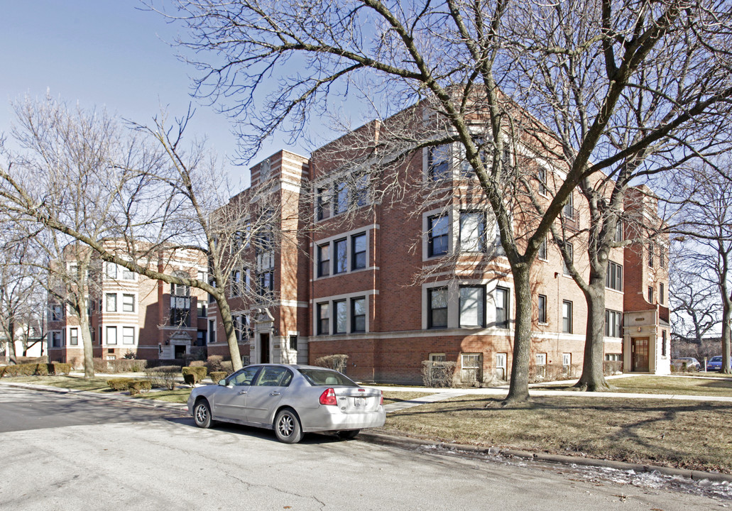 Hoyne Avenue and 111th Street in Chicago, IL - Building Photo