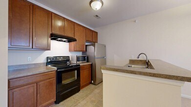 1014 W Summerfield Gln Cir in Ann Arbor, MI - Building Photo - Building Photo