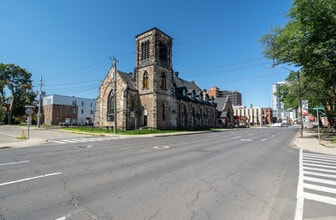16 West Avenue S in Hamilton, ON - Building Photo - Building Photo