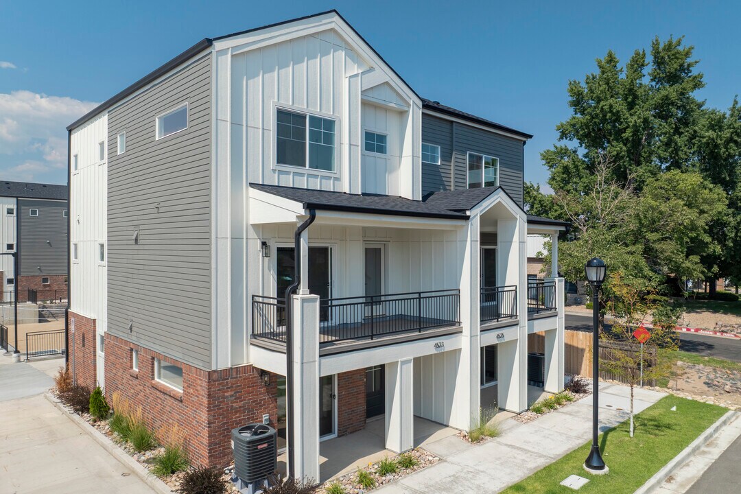 Farmhouse @ 5280 in Wheat Ridge, CO - Building Photo