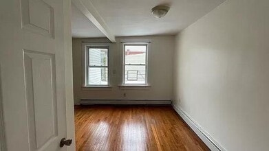 428 2nd St in Jersey City, NJ - Building Photo - Building Photo