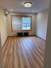 713 Yonkers Ave, Unit Second floor in Yonkers, NY - Foto de edificio - Building Photo