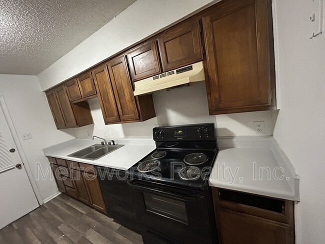 111 Pine Meadow Dr in Kennedale, TX - Building Photo - Building Photo