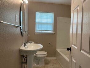 905 Ronald Dr in Corpus Christi, TX - Building Photo - Building Photo