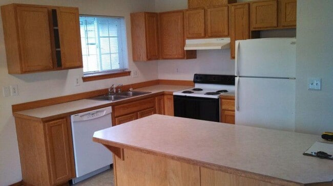 2220 Dean Ave in Bellingham, WA - Building Photo - Building Photo