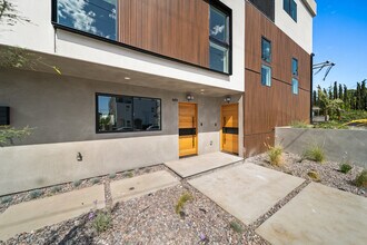 6049 Craner Ave in North Hollywood, CA - Building Photo - Building Photo