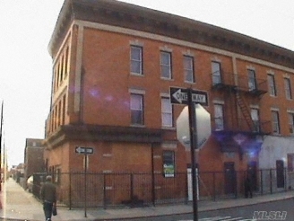 512 Linwood St in Brooklyn, NY - Building Photo